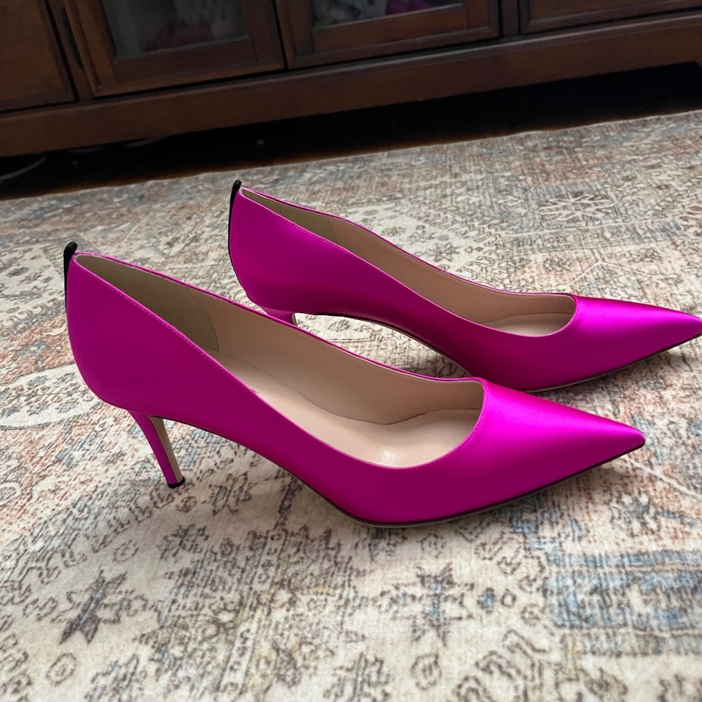 SJP by Sarah Jessica Parker NWT 39 Fawn satin pump candy bright pink heel